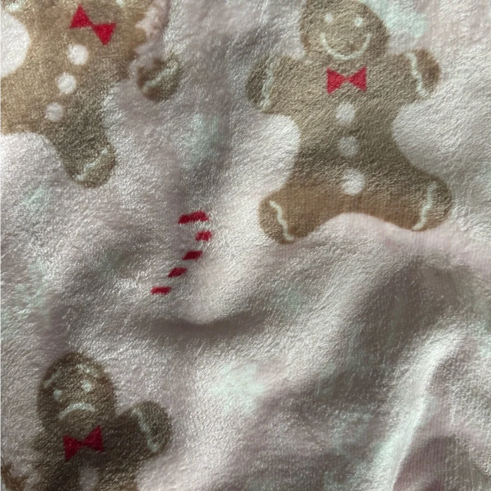 ENVOGUE CHRISTMAS HOLIDAY PUSH THROW BLANKET “GINGER SNAP” W/GINGERBREAD MEN NEW